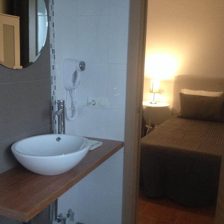 Hostal Montilla Sotogrande توريغواديارو المظهر الخارجي الصورة