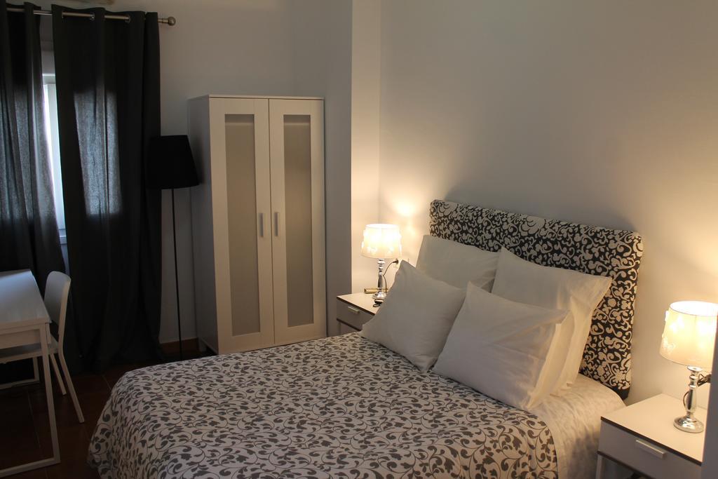 Hostal Montilla Sotogrande توريغواديارو المظهر الخارجي الصورة
