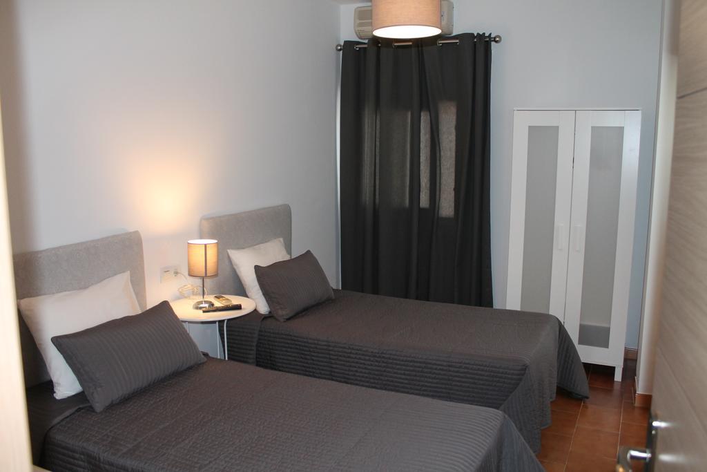 Hostal Montilla Sotogrande توريغواديارو المظهر الخارجي الصورة